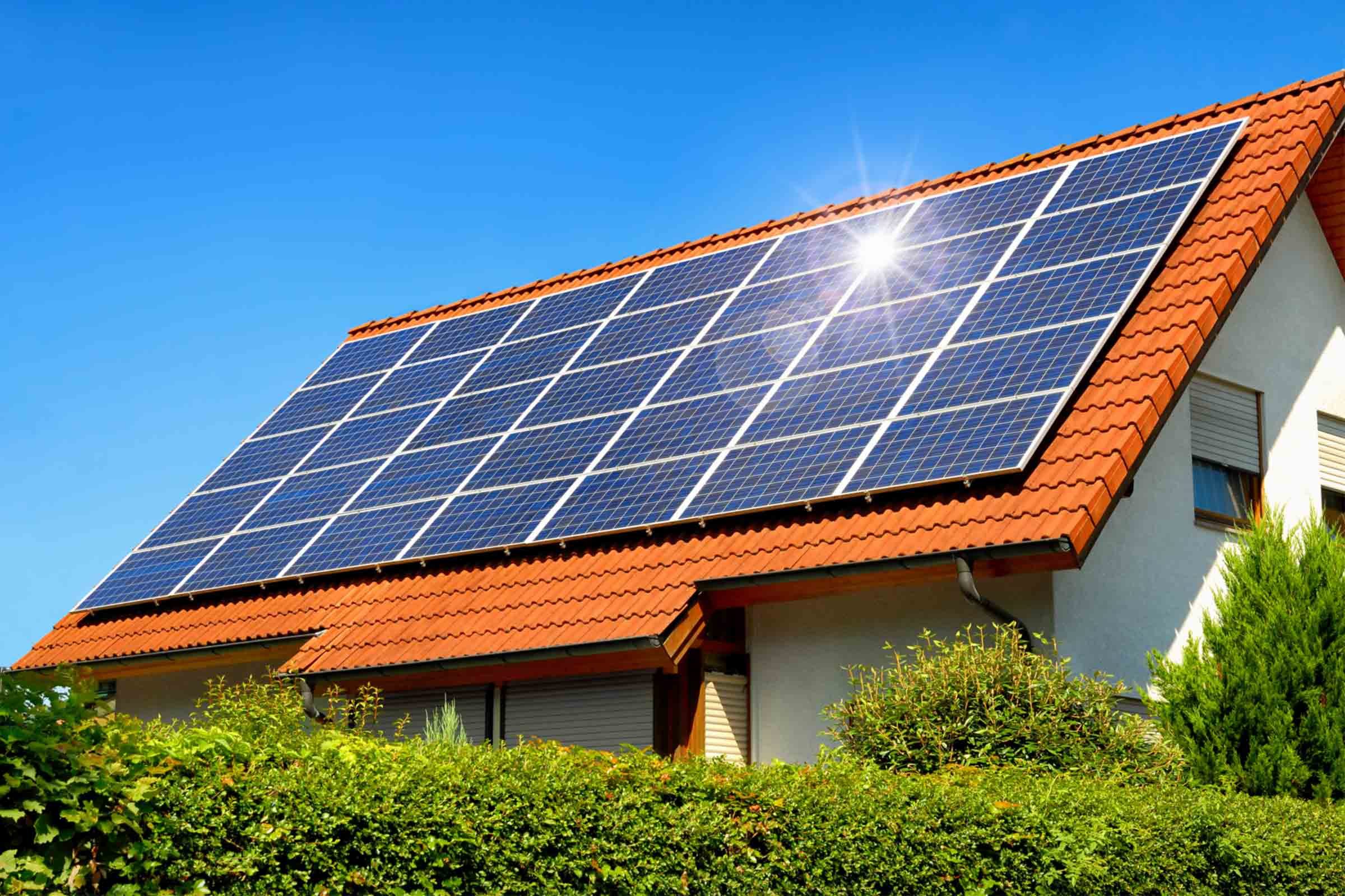 Cómo funcionan los paneles solares?