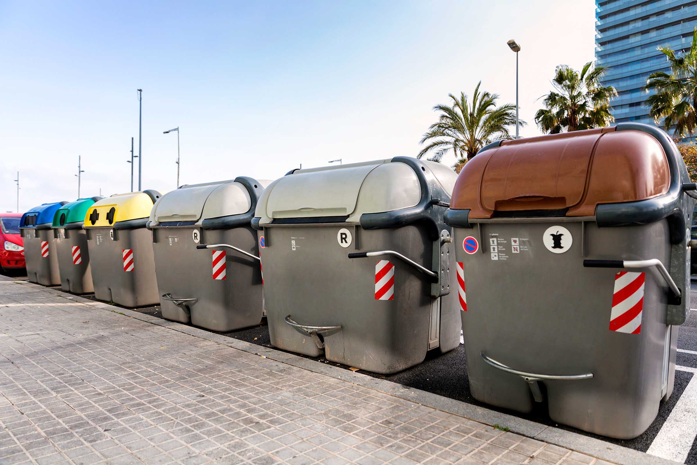 son los contenedores reciclaje y colores | BBVA España