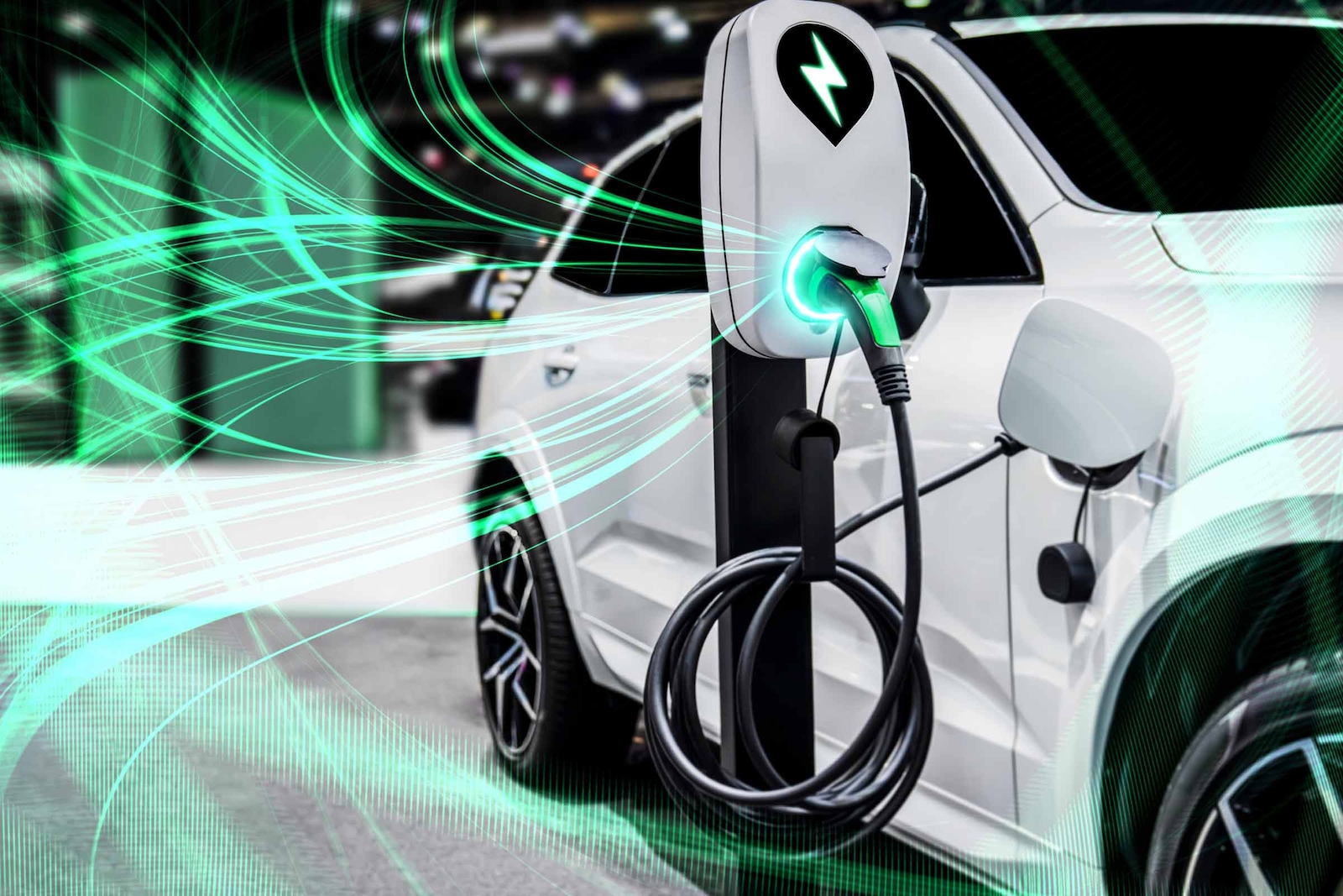 cuanto tarda en cargar un coche electrico