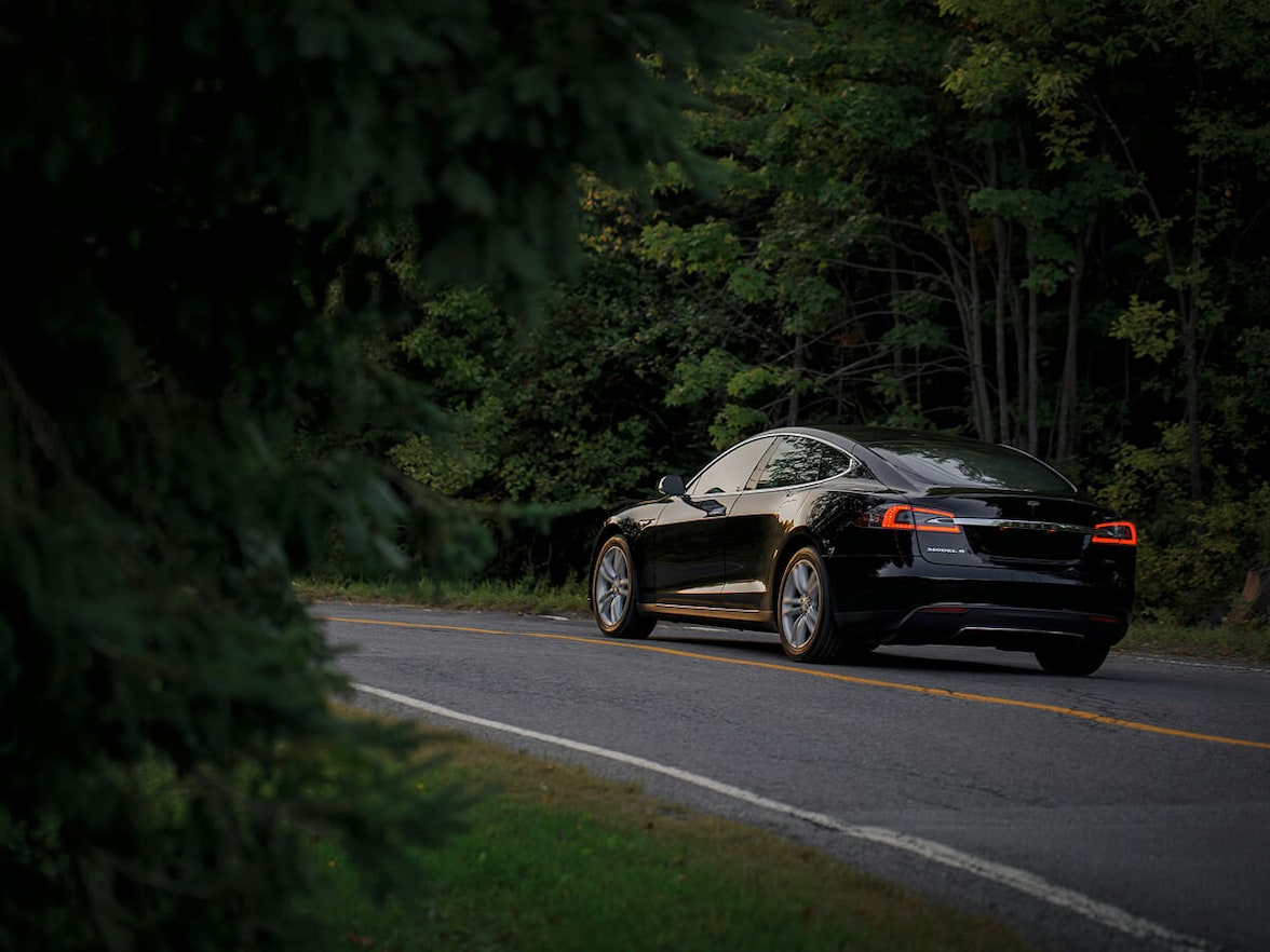 un coche na estrada  